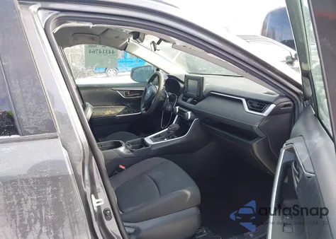 2021 Toyota Rav4 Le z USA, uszkodzony, nr VIN 2T3F1RFV8MC230564